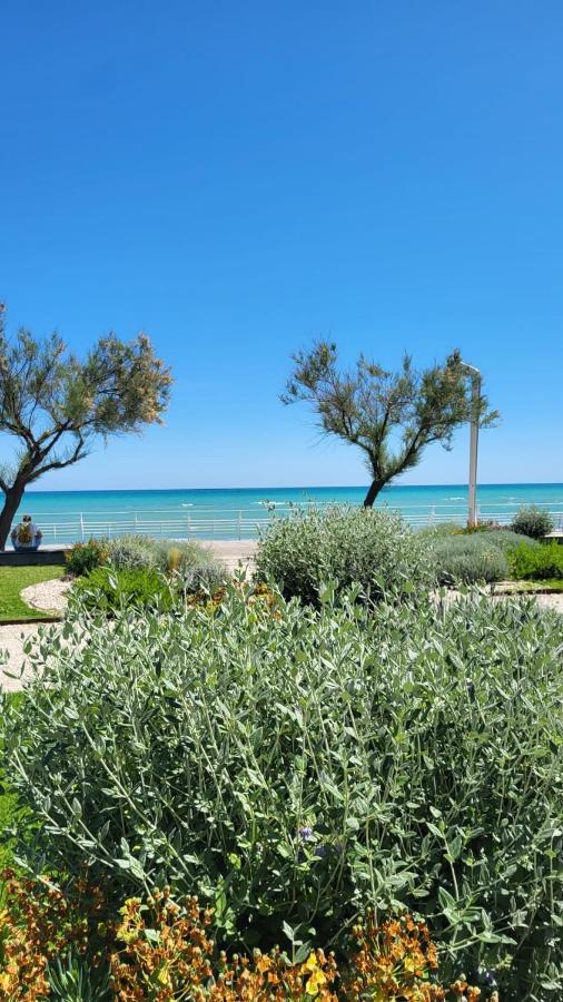 Hotel Metropol Pesaro Kültér fotó