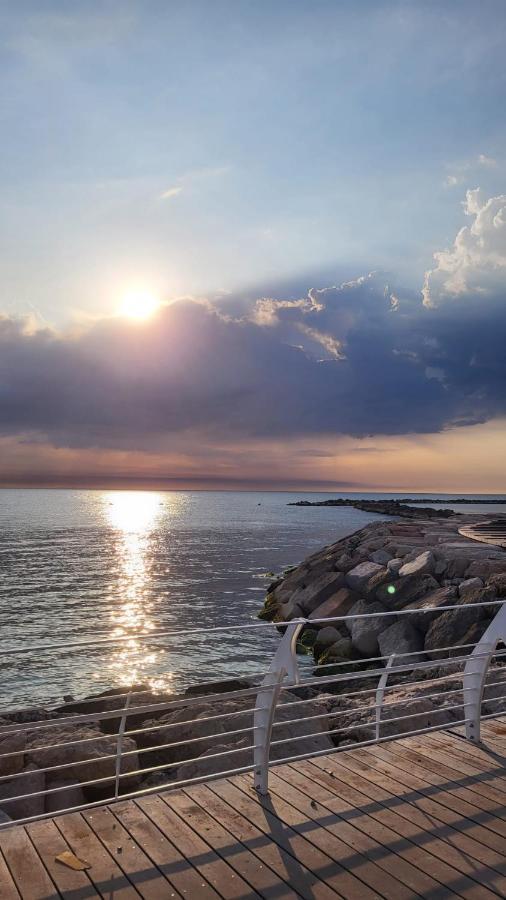 Hotel Metropol Pesaro Kültér fotó